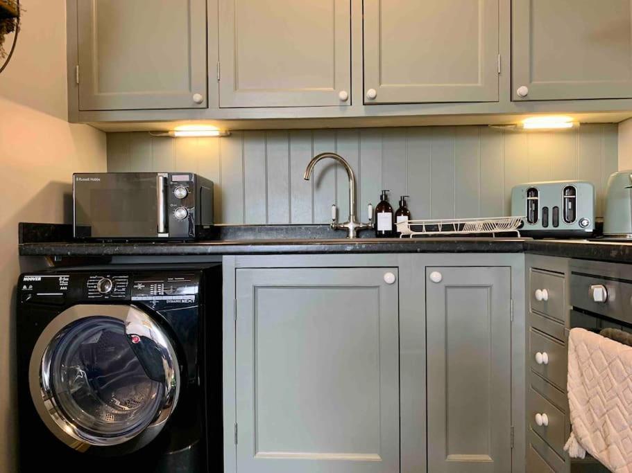The Nest, Central Ludlow One Bed Apartment エクステリア 写真
